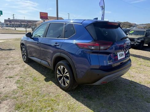 Used 2023 Nissan Rogue SV FWD image 5