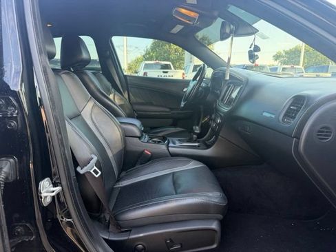 Used 2022 Dodge Charger SXT w/ Plus Group RWD image 3