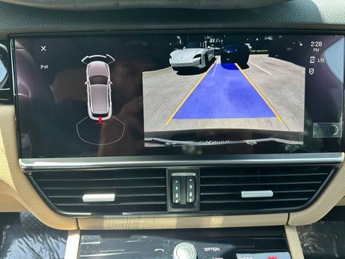 Certified 2022 Porsche Cayenne AWD/4WD image 35