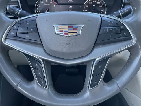 Used 2020 Cadillac XT5 Premium Luxury image 10