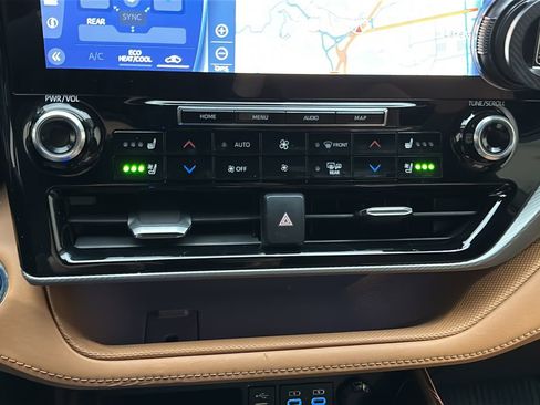 Used 2022 Toyota Highlander Platinum AWD/4WD image 33