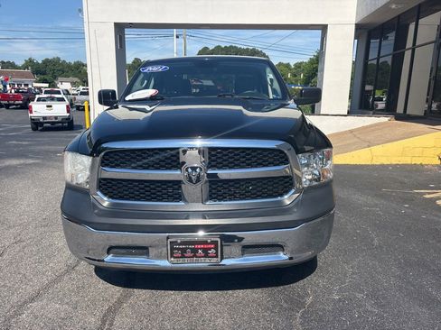 Used 2021 RAM 1500 4x4 Crew Cab Classic w/ Chrome Appearance Group image 8