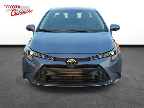 Used 2025 Toyota Corolla LE image 2