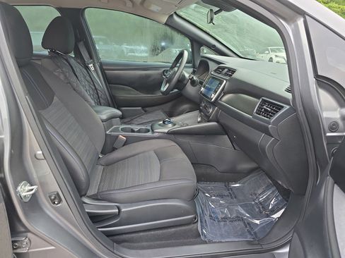 Used 2024 Nissan Leaf S FWD image 11