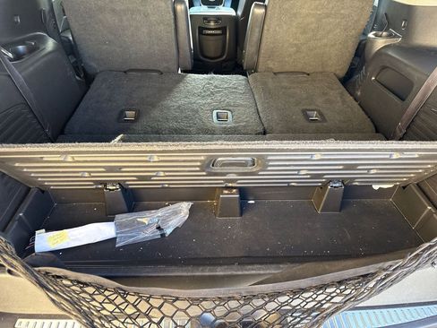 Used 2015 Cadillac Escalade Premium image 30