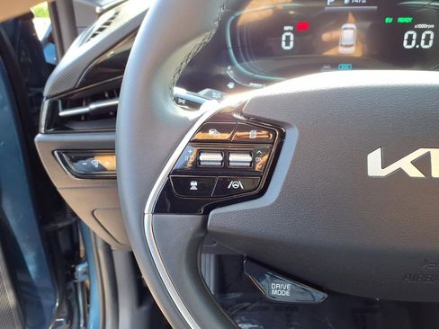 Certified 2024 Kia Niro EX FWD image 16
