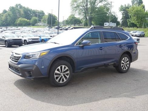 Used 2021 Subaru Outback Premium AWD/4WD image 2