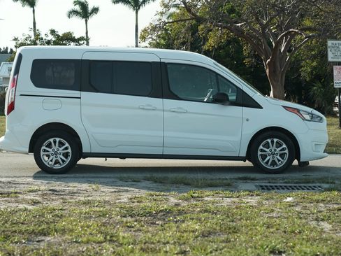Used 2021 Ford Transit Connect XLT FWD image 5
