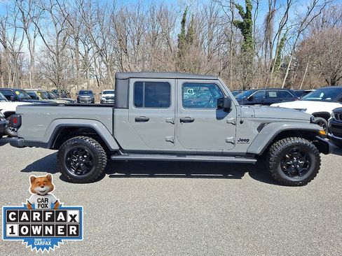 Used 2022 Jeep Gladiator Willys image 7