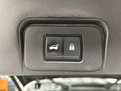 Used 2023 Nissan Rogue SV w/ SV Premium B Package AWD/4WD image 22