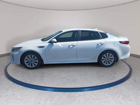 Used 2018 Kia Optima S FWD image 8