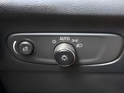Used 2023 Buick Envision Essence FWD image 26