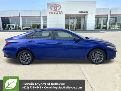 Used 2024 Hyundai Elantra SEL FWD image 6