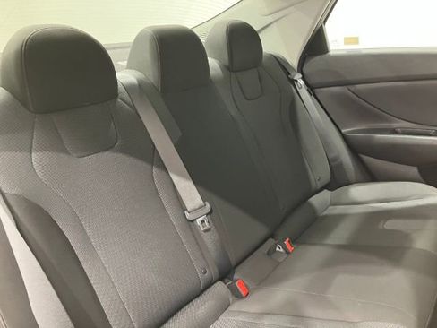Used 2024 Hyundai Elantra SE image 38