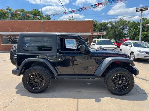 Used 2018 Jeep Wrangler Rubicon AWD/4WD image 5