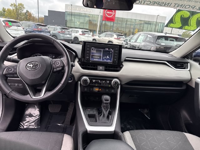 Used 2022 Toyota RAV4 XLE w/ Convenience Package FWD image 15