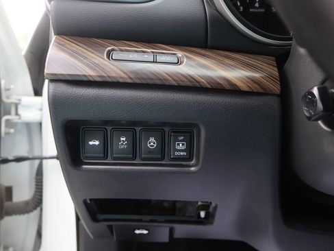 Used 2017 Nissan Maxima Platinum FWD image 30