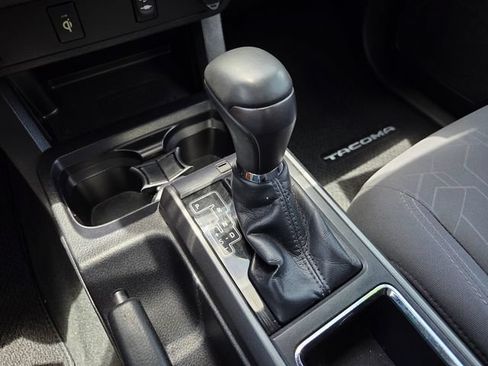 Used 2017 Toyota Tacoma TRD Sport w/ Tow Package RWD image 29
