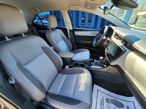 Used 2018 Toyota Corolla LE image 13