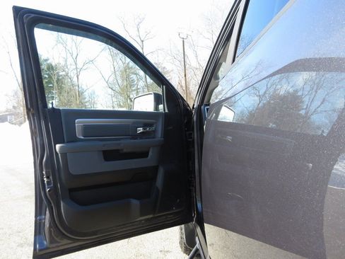 Used 2019 RAM 1500 Classic Warlock w/ Electronics Group image 8