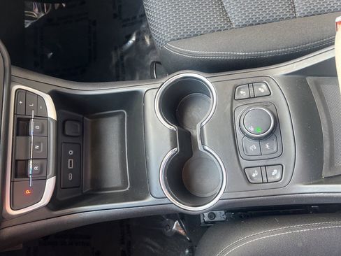 Used 2022 GMC Terrain SLE w/ Driver Convenience Package image 26