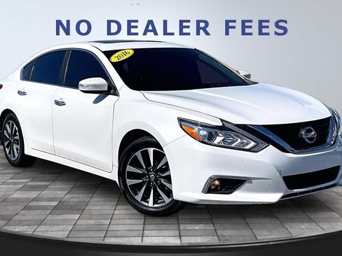 Used 2016 Nissan Altima 2.5 SV w/ Convenience Package FWD image 3