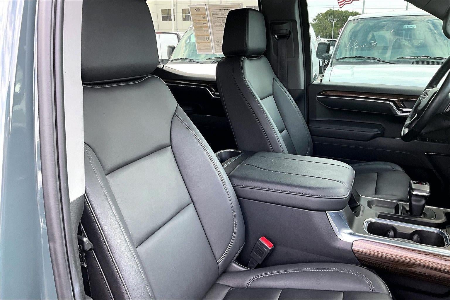 Used 2025 Chevrolet Silverado 1500 LT Trail Boss w/ LT Trail Boss Premium Package AWD/4WD image 7