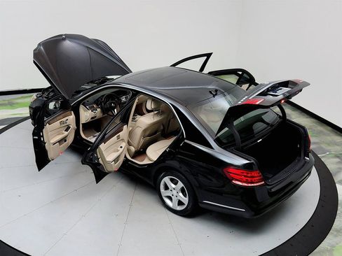 Used 2014 Mercedes-Benz E 350 Sedan image 41