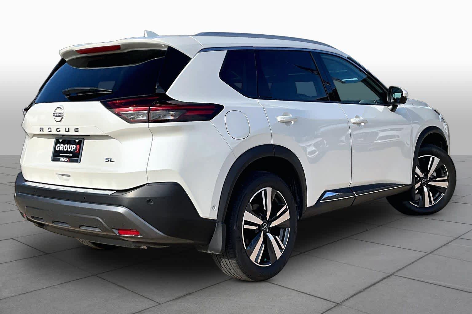 Used 2023 Nissan Rogue SL w/ SL Premium Package FWD image 13