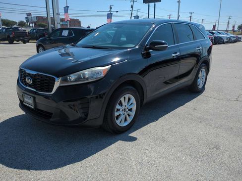 Used 2019 Kia Sorento FWD image 4