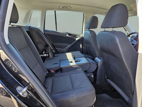 Used 2014 Volkswagen Tiguan S image 10