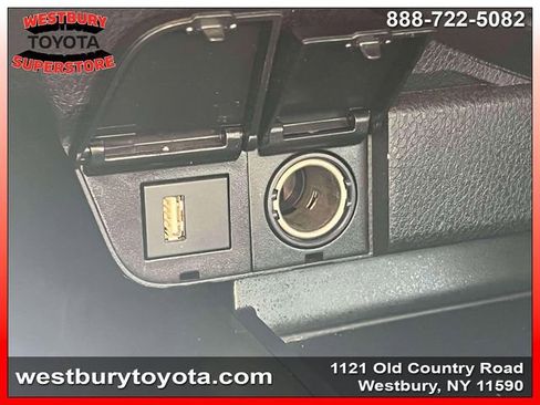 Certified 2023 Toyota Camry SE AWD/4WD image 33