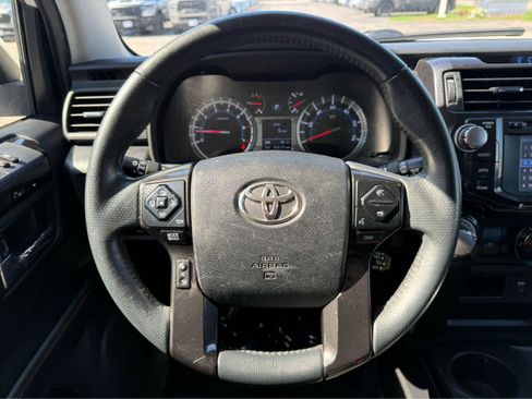Used 2018 Toyota 4Runner TRD Off-Road image 15