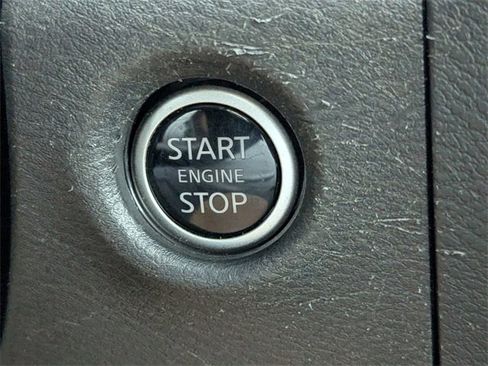 Used 2023 Nissan Frontier SV image 29