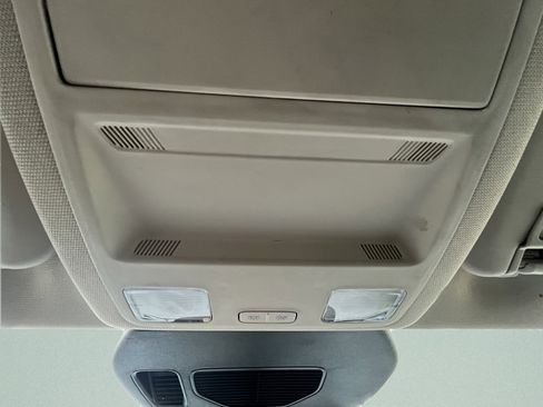 Used 2020 Ford Escape SE image 11