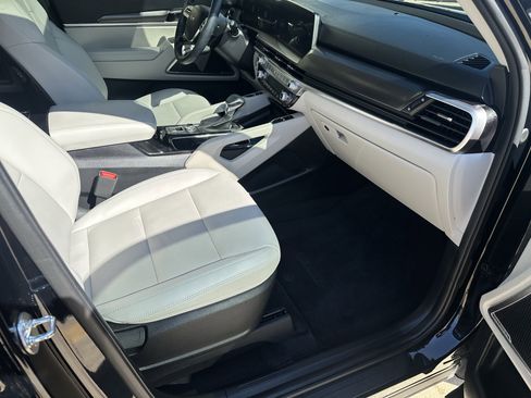 Used 2024 Kia Telluride S w/ S Sunroof Package AWD/4WD image 3