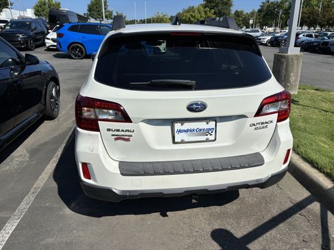 Used 2016 Subaru Outback 2.5i Limited AWD/4WD image 11
