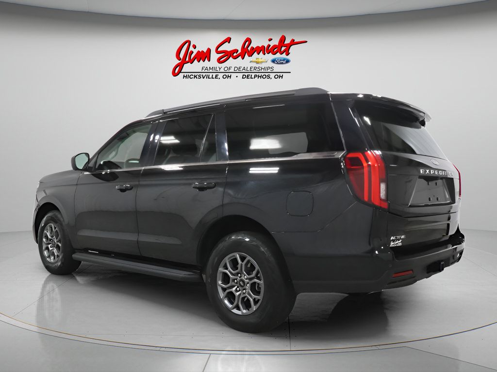 Used 2025 Ford Expedition Active AWD/4WD image 9