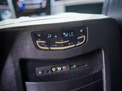 Used 2015 Cadillac Escalade Premium AWD/4WD image 13