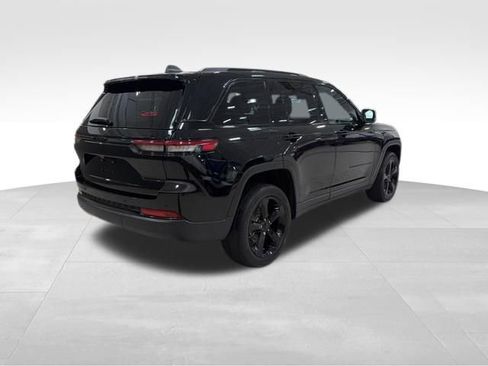 Used 2024 Jeep Grand Cherokee Altitude AWD/4WD image 28