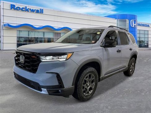 New 2025 Honda Pilot TrailSport image 1