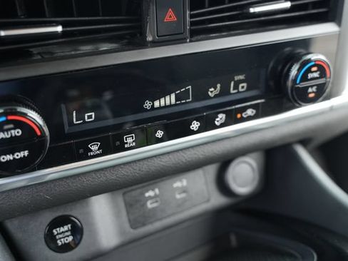 Used 2025 Nissan Rogue SV FWD image 35