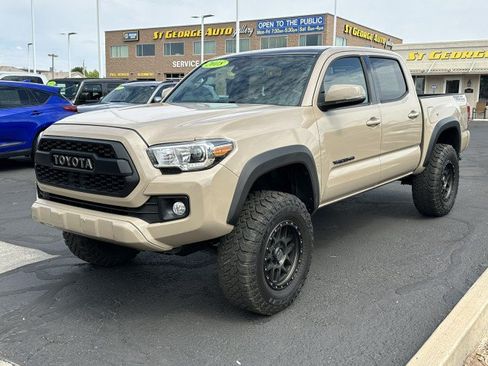 Used 2018 Toyota Tacoma TRD Off-Road w/ Technology Package RWD image 7