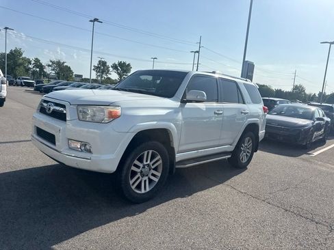 Used 2010 Toyota 4Runner Limited AWD/4WD image 3