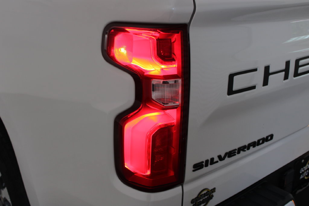 Used 2024 Chevrolet Silverado 1500 High Country w/ Technology Package AWD/4WD image 58