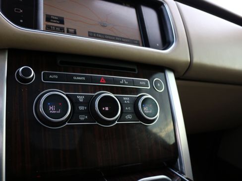 Used 2016 Land Rover Range Rover Supercharged image 29