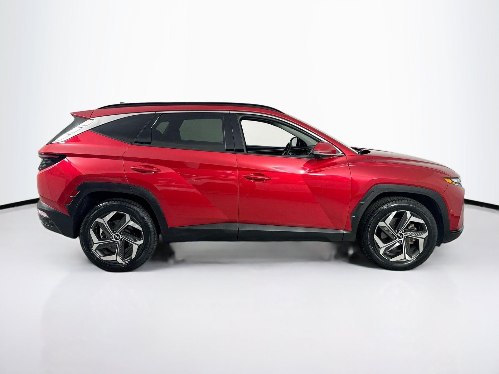 Used 2023 Hyundai Tucson Limited w/ Cargo Package AWD/4WD image 4