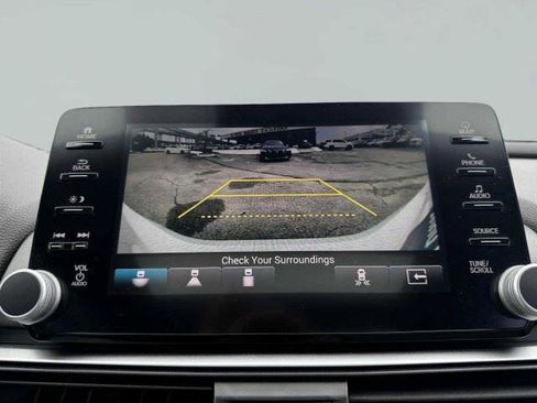 Used 2018 Honda Accord Touring image 30