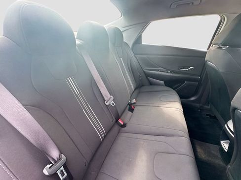 Used 2024 Hyundai Elantra SEL FWD image 30