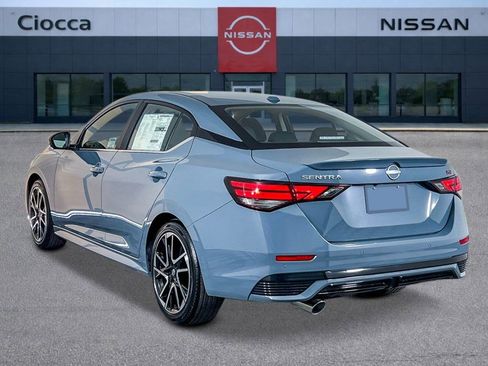 New 2025 Nissan Sentra SR w/ SR Premium Package FWD image 2